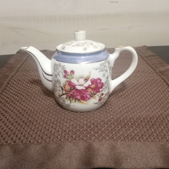 ROYAL Crown Fine China Vintage Miniature Teapot Made In Japan - Picture 10 of 10